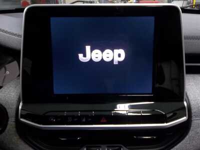 2022 Jeep Compass, $22990. Photo 9