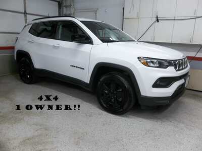 2022 Jeep Compass, $22990. Photo 1