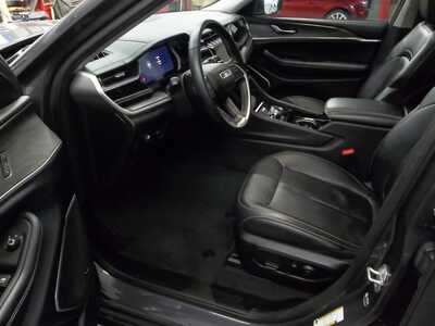 2022 Jeep Grand Cherokee, $31990. Photo 3