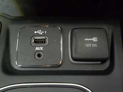 2022 Jeep Cherokee, $24990. Photo 11