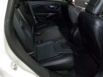 2022 Jeep Cherokee, $24990. Photo 6