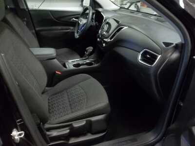 2023 Chevrolet Equinox, $23990. Photo 4