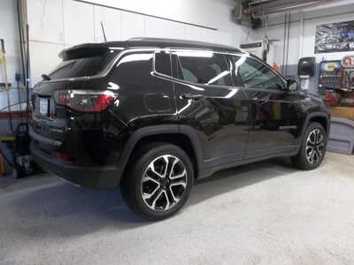 2023 Jeep Compass, $22990. Photo 2