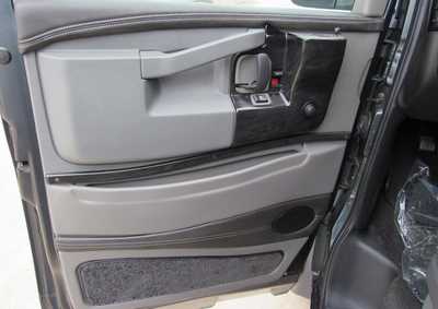 2018 GMC Van,Passenger, $57599. Photo 10
