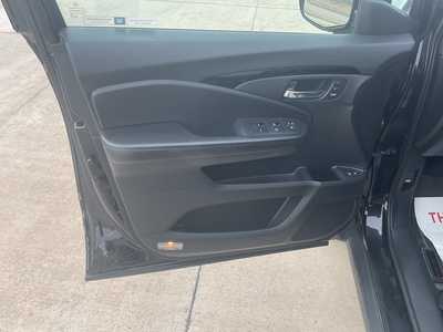 2016 Honda Pilot, $17999. Photo 7