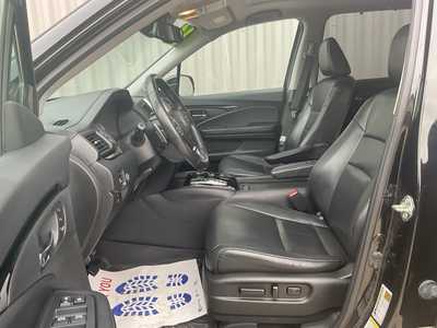 2016 Honda Pilot, $17999. Photo 8