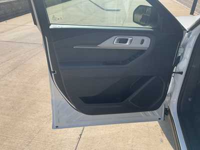 2025 Ford Explorer, $46938. Photo 7