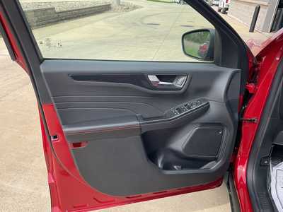 2025 Ford Escape, $35339. Photo 7