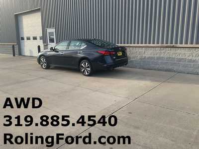 2021 Nissan Altima, $22556. Photo 3