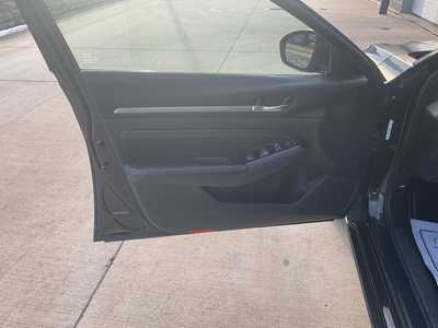 2021 Nissan Altima, $22556. Photo 7
