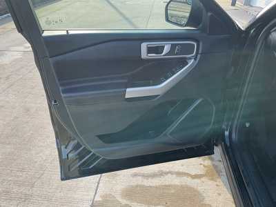 2023 Ford Explorer, $34660. Photo 7
