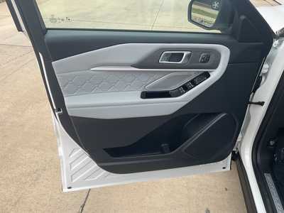 2025 Ford Explorer, $56848. Photo 7