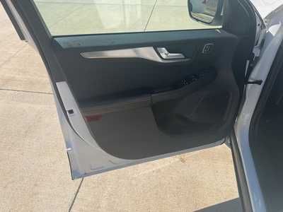 2022 Ford Escape, $22459. Photo 7