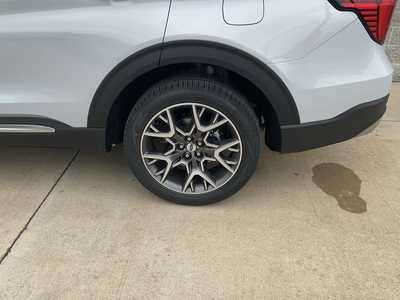 2025 Ford Explorer, $56544. Photo 6
