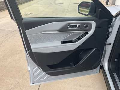2025 Ford Explorer, $56544. Photo 7