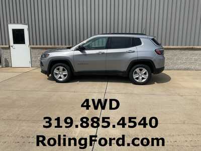 2022 Jeep Compass, $19599. Photo 2