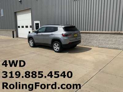 2022 Jeep Compass, $19599. Photo 3