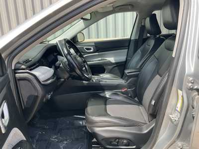 2022 Jeep Compass, $19599. Photo 8