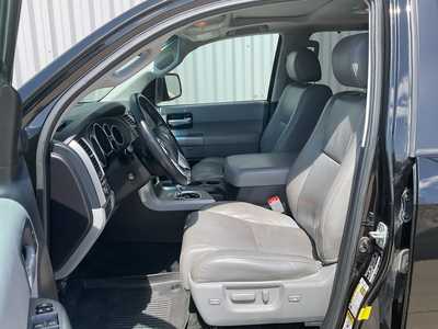 2017 Toyota Sequoia, $20550. Photo 7