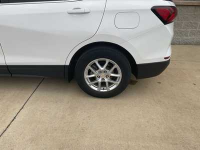 2022 Chevrolet Equinox, $21799. Photo 6