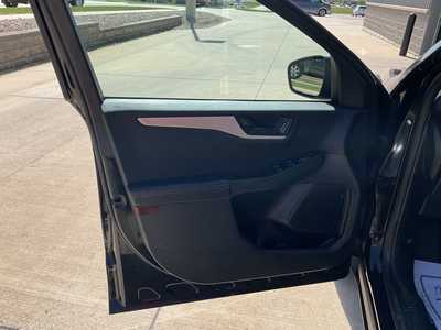2022 Ford Escape, $19999. Photo 7
