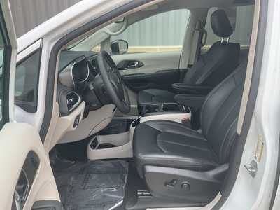 2024 Chrysler Pacifica, $39999. Photo 8
