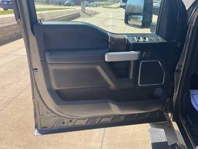 2018 Ford F250 Crew Cab, $51999. Photo 8