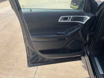 2014 Ford Explorer, $12999. Photo 7