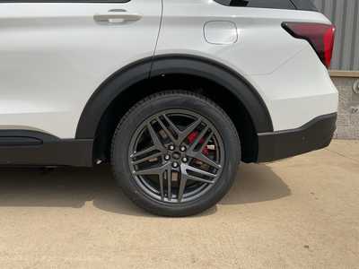 2025 Ford Explorer, $57998. Photo 6