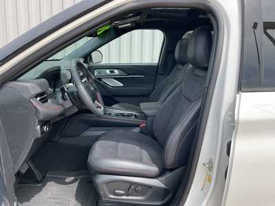 2025 Ford Explorer, $57998. Photo 8