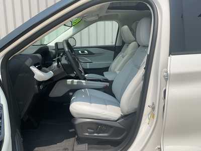 2025 Ford Explorer, $57486. Photo 9