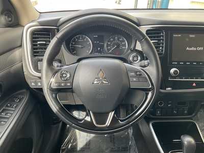 2020 Mitsubishi Outlander, $15314. Photo 11