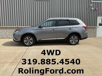 2020 Mitsubishi Outlander, $15314. Photo 2
