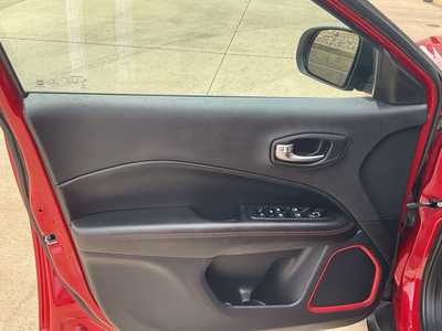 2020 Jeep Compass, $17999. Photo 7