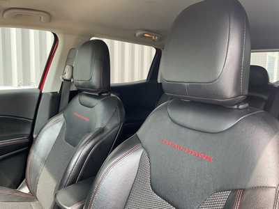 2020 Jeep Compass, $17999. Photo 9