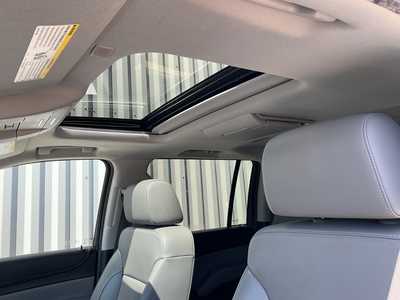 2019 Chevrolet Suburban, $25108. Photo 10