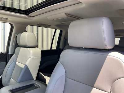 2019 Chevrolet Suburban, $25108. Photo 9
