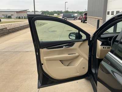 2017 Cadillac XT5, $18850. Photo 7