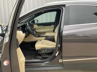2017 Cadillac XT5, $18850. Photo 8