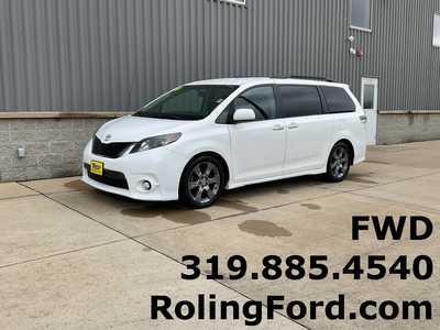 2014 Toyota Sienna, $. Photo 1