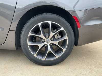 2022 Chrysler Pacifica, $34995. Photo 6
