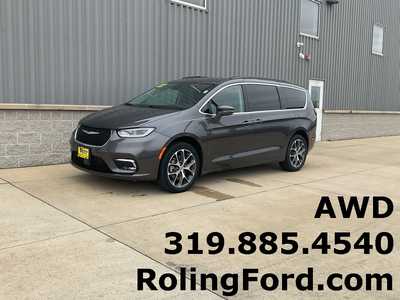 2022 Chrysler Pacifica, $34995. Photo 1