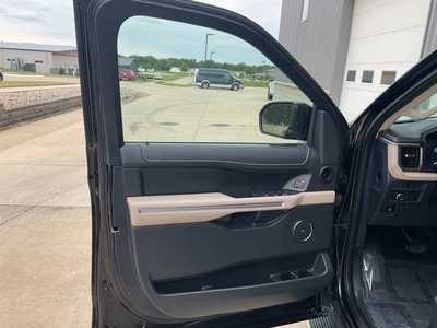 2022 Ford Expedition, $41999. Photo 7