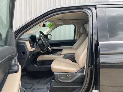 2022 Ford Expedition, $41999. Photo 8