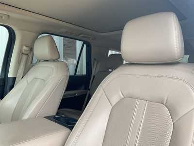2022 Ford Expedition, $41999. Photo 9