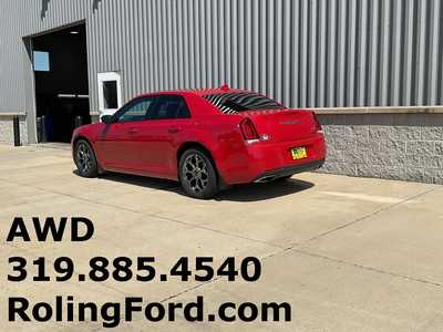 2017 Chrysler 300, $17588. Photo 3
