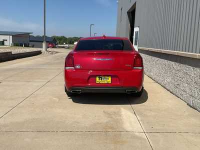 2017 Chrysler 300, $17588. Photo 5