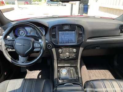 2017 Chrysler 300, $17588. Photo 9