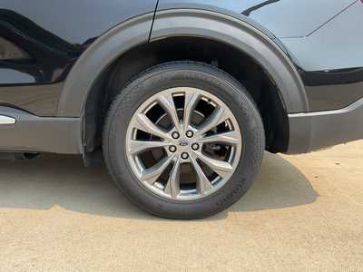 2022 Ford Explorer, $31949. Photo 4
