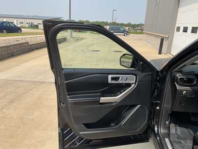 2022 Ford Explorer, $31949. Photo 6